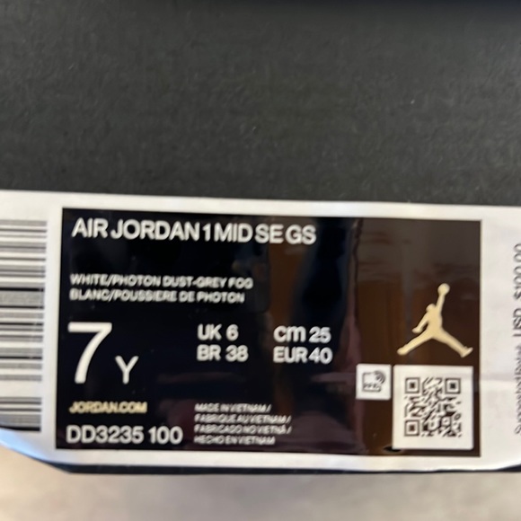 🎉 HOST PICK🥳 Air Jordan 1 Mid Grey Camo - Picture 12 of 16